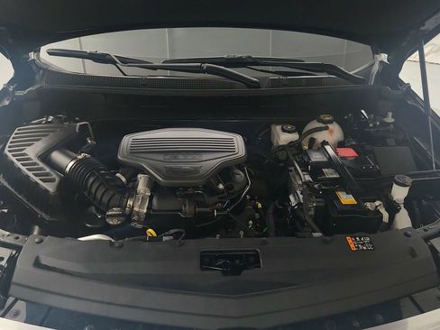 Certified 2024 Cadillac XT6 Premium Luxury w/ LPO, Floor Liner Package AWD/4WD image 31
