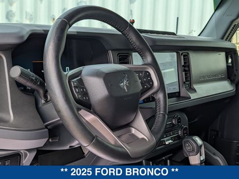 Used 2025 Ford Bronco Badlands AWD/4WD image 53