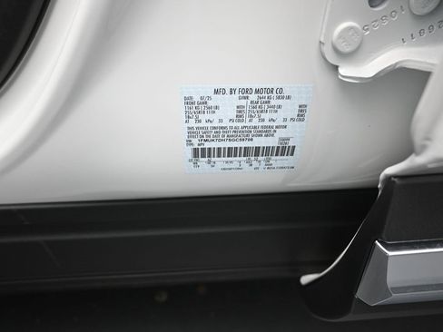 New 2025 Ford Explorer Active w/ Active Comfort Package image 20