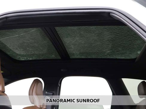 Used 2021 Volvo XC60 T5 Momentum w/ Premium Package image 4