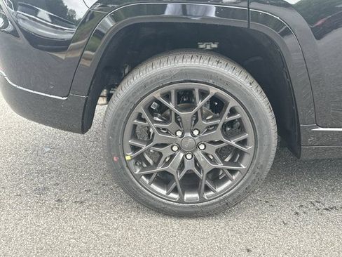 New 2026 Jeep Grand Cherokee Summit AWD/4WD image 17