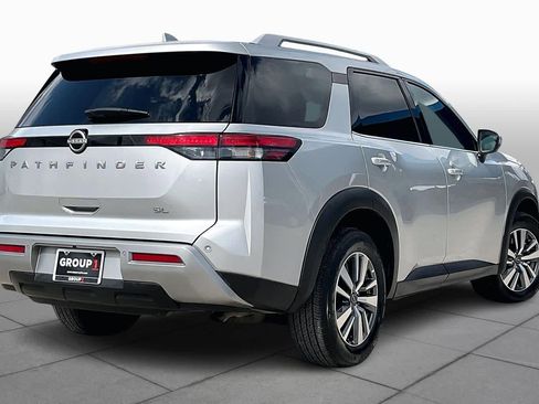Used 2025 Nissan Pathfinder SL image 13