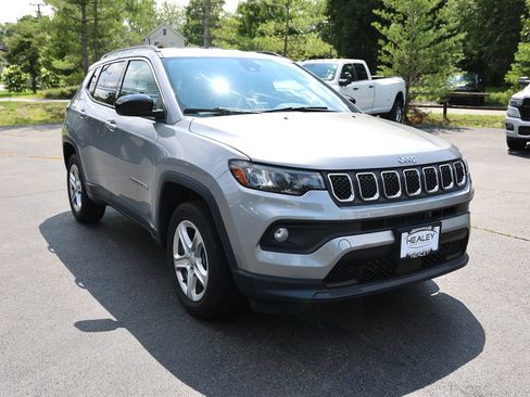 Used 2023 Jeep Compass Latitude AWD/4WD image 1