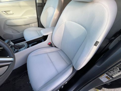 Used 2025 Hyundai Kona SEL image 37