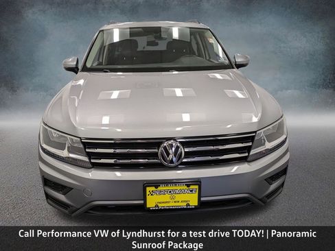 Used 2019 Volkswagen Tiguan SE w/ Panoramic Sunroof Package image 2