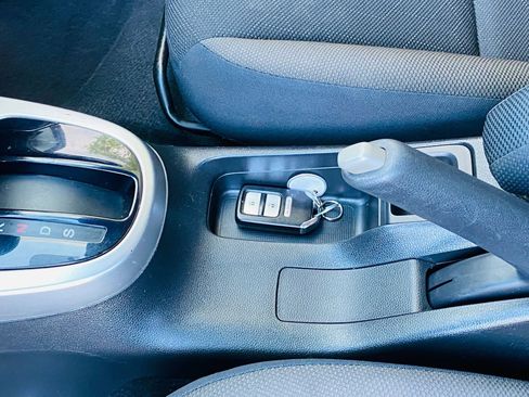 Used 2016 Honda Fit EX image 31