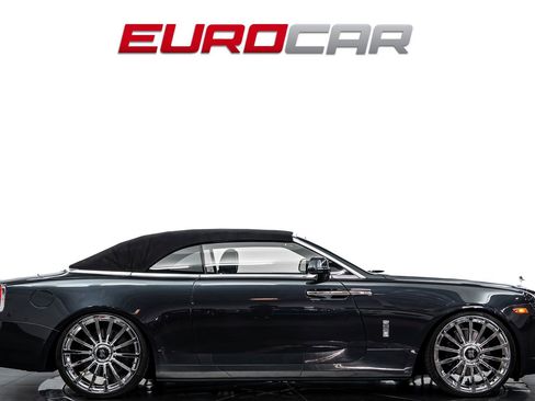 Used 2018 Rolls-Royce Dawn RWD image 8