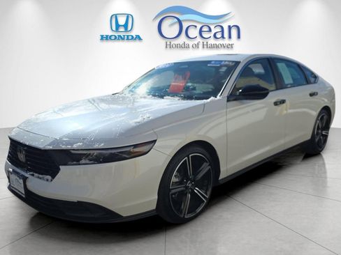 Used 2024 Honda Accord Sport image 7