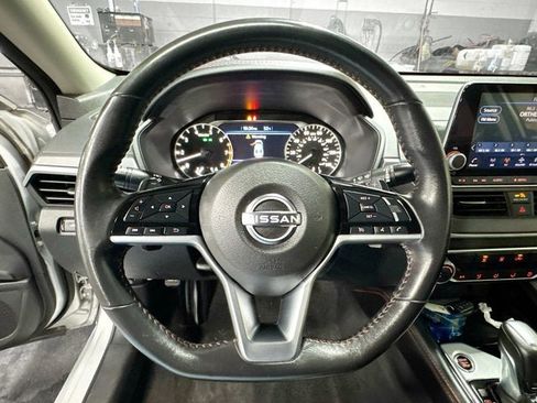 Certified 2023 Nissan Altima 2.5 SR image 10