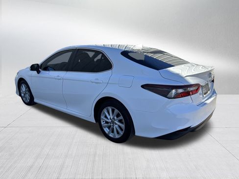 Used 2023 Toyota Camry LE image 7
