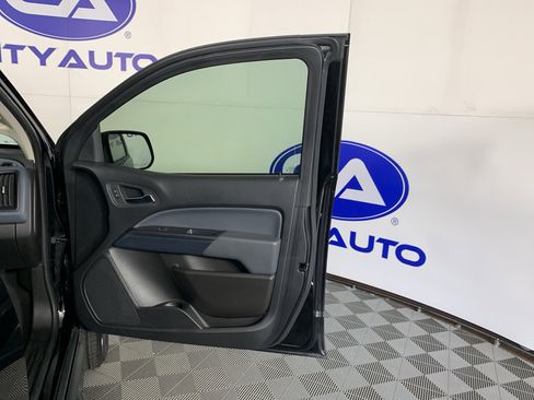 Used 2022 Chevrolet Colorado Z71 w/ Z71 Midnight Edition AWD/4WD image 38