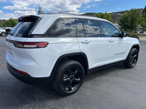 Certified 2023 Jeep Grand Cherokee Altitude image 7