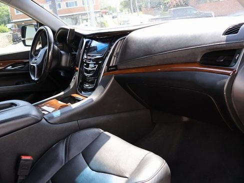 Certified 2019 Cadillac Escalade Luxury RWD image 9