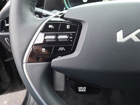 Certified 2023 Kia Niro EX image 21