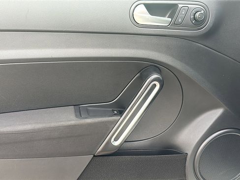 Used 2019 Volkswagen Beetle 2.0T Final Edition SEL image 16