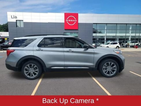 Used 2022 Ford Explorer XLT w/ Equipment Group 202A AWD/4WD image 7