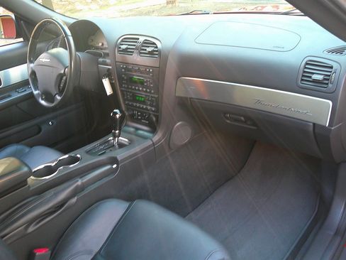 Used 2002 Ford Thunderbird image 18