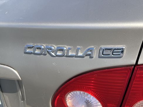 Used 2006 Toyota Corolla LE w/ Audio Value Pkg FWD image 10