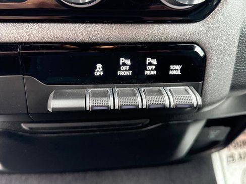 Used 2025 RAM 1500 Big Horn image 14
