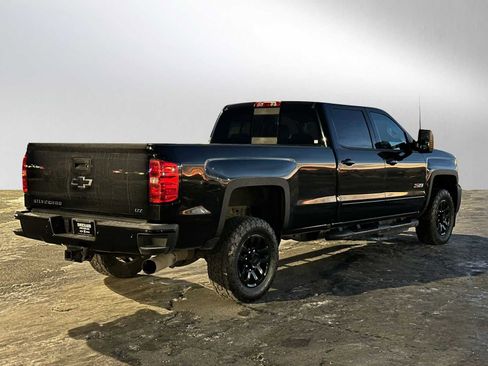 Used 2019 Chevrolet Silverado 2500 LTZ w/ Duramax Plus Package image 3