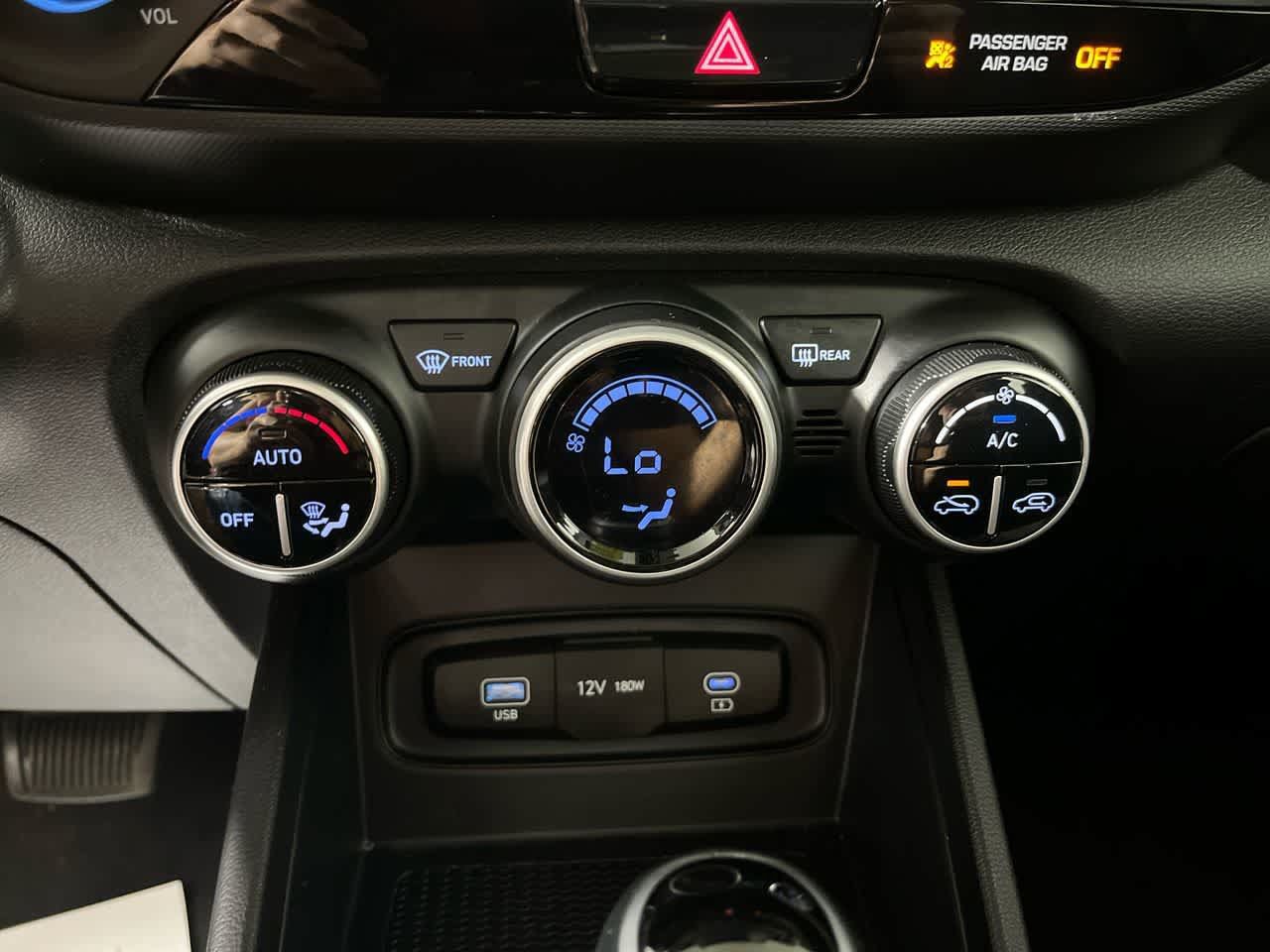 Used 2025 Hyundai Venue SEL FWD image 20