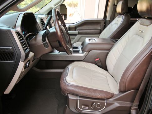 Used 2019 Ford F250 Limited AWD/4WD image 25