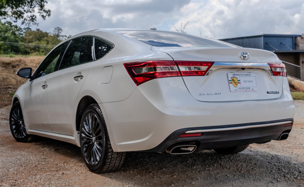 Used 2018 Toyota Avalon Touring w/ Carpet Mat Package FWD image 3