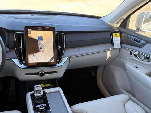 New 2026 Volvo XC90 T8 Ultra w/ Protection Package Premier image 13