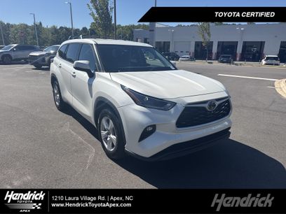 Used 2021 Toyota Highlander LE
