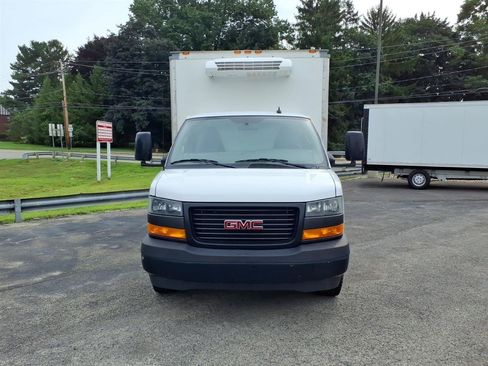 Used 2023 GMC Savana 3500 w/ Power Convenience Package RWD image 2