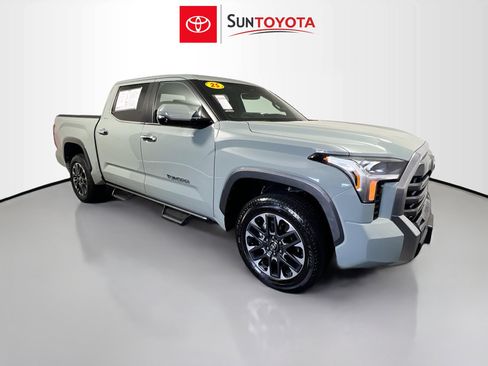 Used 2025 Toyota Tundra Limited AWD/4WD image 1