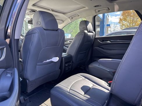 Used 2018 Buick Enclave Premium image 9