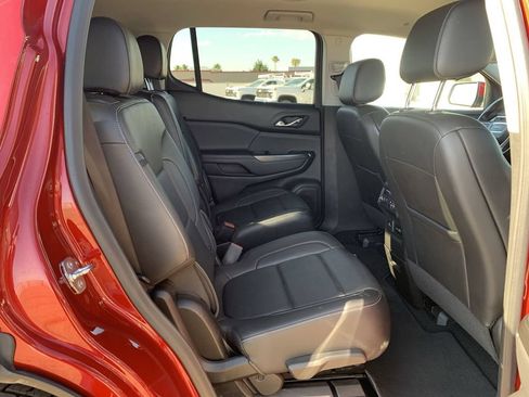 Used 2023 GMC Acadia SLT AWD/4WD image 25