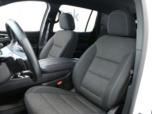 Used 2024 Chevrolet Traverse LT w/ LPO, Floor Liner Package FWD image 22