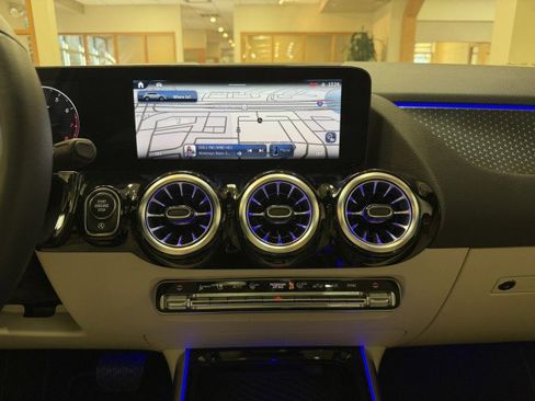 Certified 2024 Mercedes-Benz GLA 250 4MATIC w/ Exclusive Package image 15