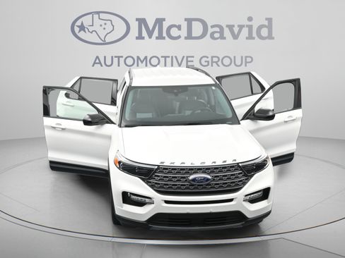Used 2023 Ford Explorer XLT w/ Equipment Group 202A AWD/4WD image 43