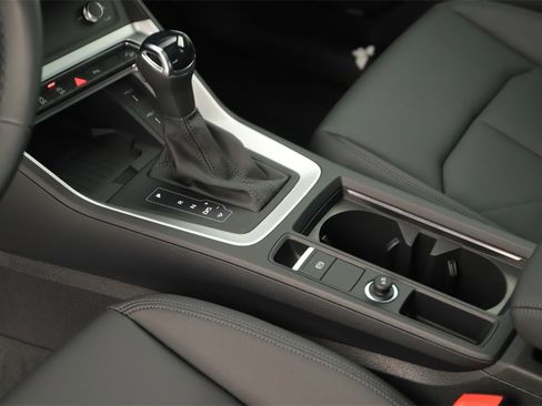 New 2025 Audi Q3 2.0T Premium image 17