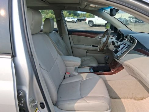 Used 2012 Toyota Avalon FWD image 11