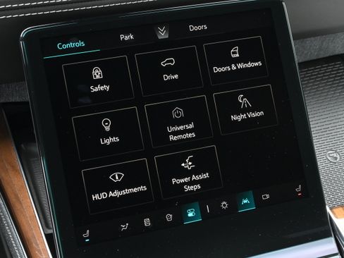 Used 2026 Cadillac Escalade Platinum Sport w/ LPO, ONYX Package AWD/4WD image 38