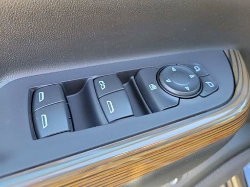 Used 2020 GMC Acadia SLE w/ Driver Convenience Package image 21