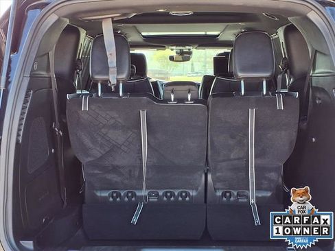 Used 2026 Chrysler Pacifica Limited w/ Uconnect Theater Family Group FWD image 15