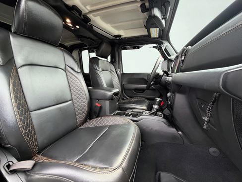 Used 2023 Jeep Gladiator Overland AWD/4WD image 17
