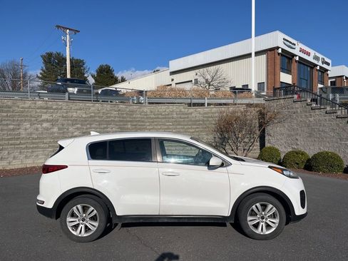 Used 2017 Kia Sportage LX image 4