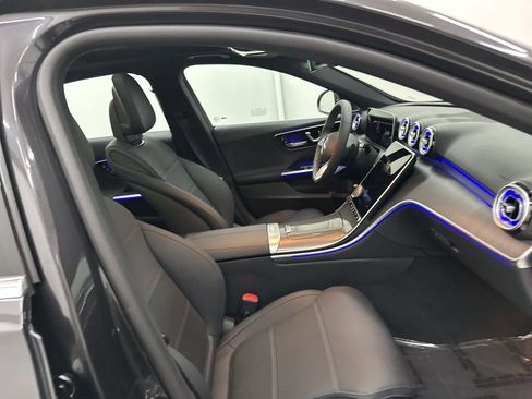 Used 2025 Mercedes-Benz C 300 Sedan image 28