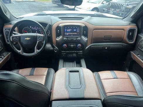 Used 2022 Chevrolet Silverado 3500 High Country w/ LPO, Hitch Package AWD/4WD image 14