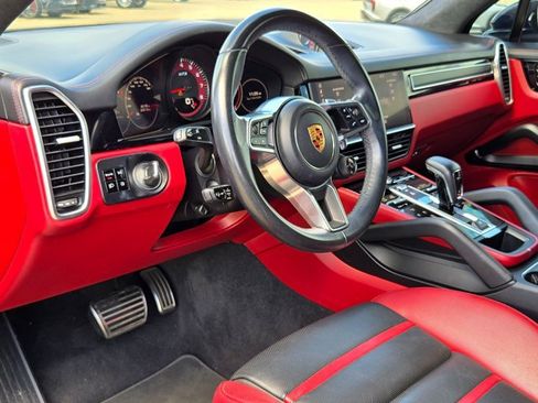 Used 2021 Porsche Cayenne GTS AWD/4WD image 9