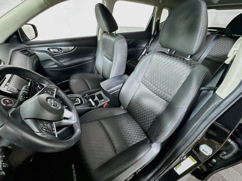 Used 2019 Nissan Rogue SV AWD/4WD image 14
