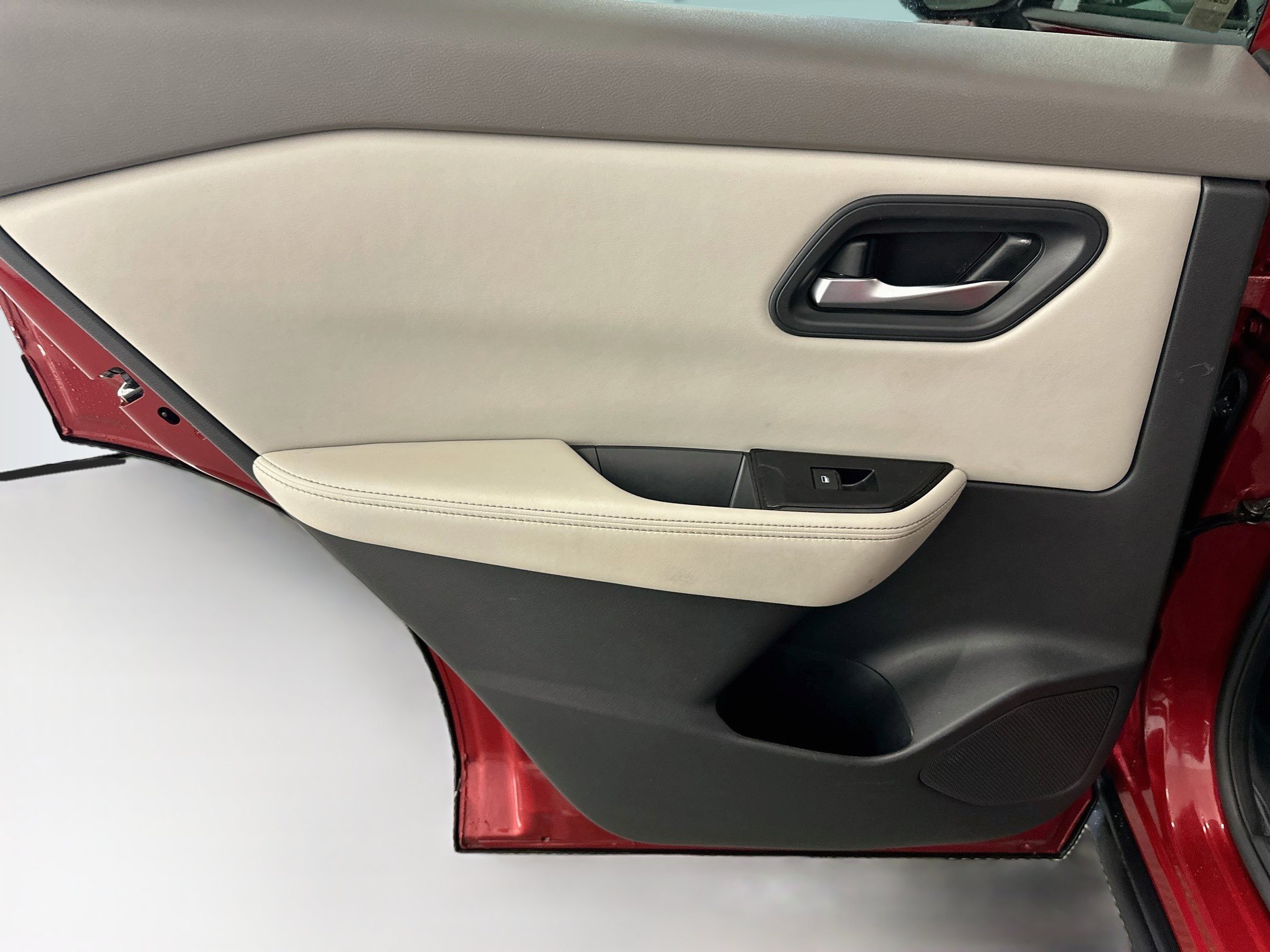 Used 2025 Nissan Rogue SV AWD/4WD image 26