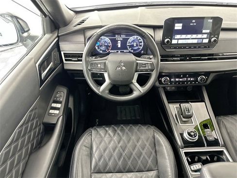 Used 2023 Mitsubishi Outlander SEL Black Edition image 11