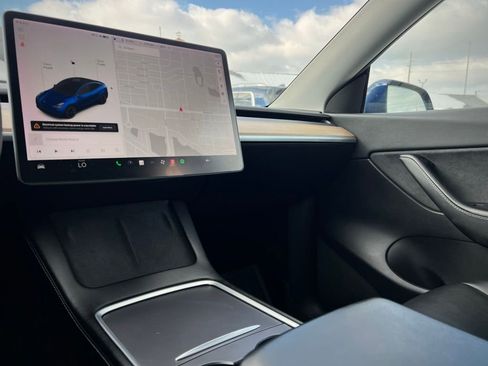 Used 2021 Tesla Model Y Long Range image 43